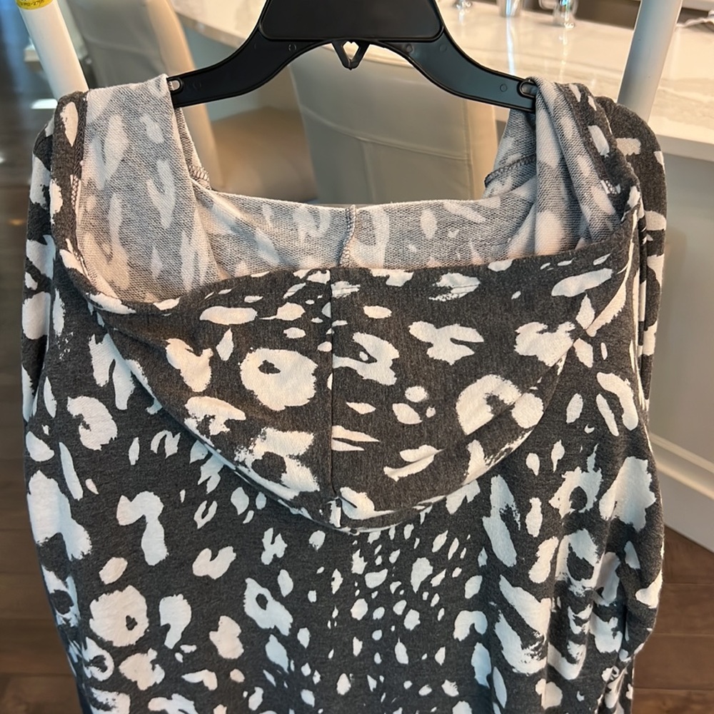 Cute hooded pullover - Picture 6 of 6